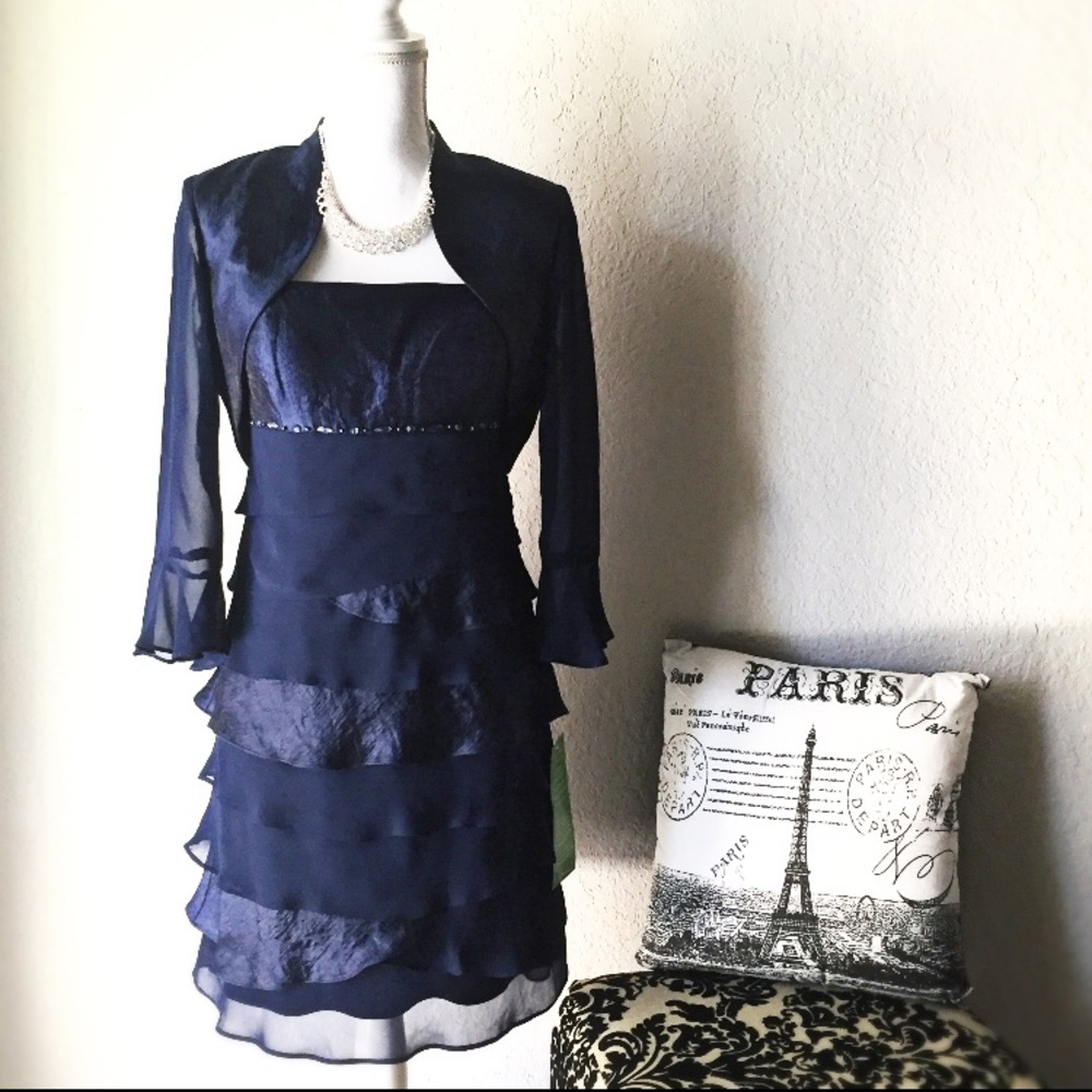 NWT Tiered Cocktail Dress with Jacket Sz 8 Petite.